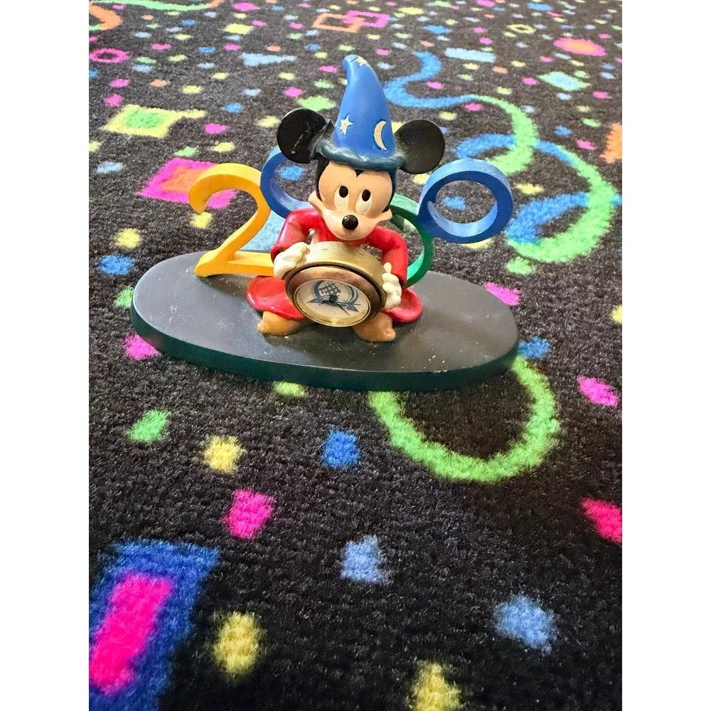 1999‎ 2000 cast celebration Disney world clock
